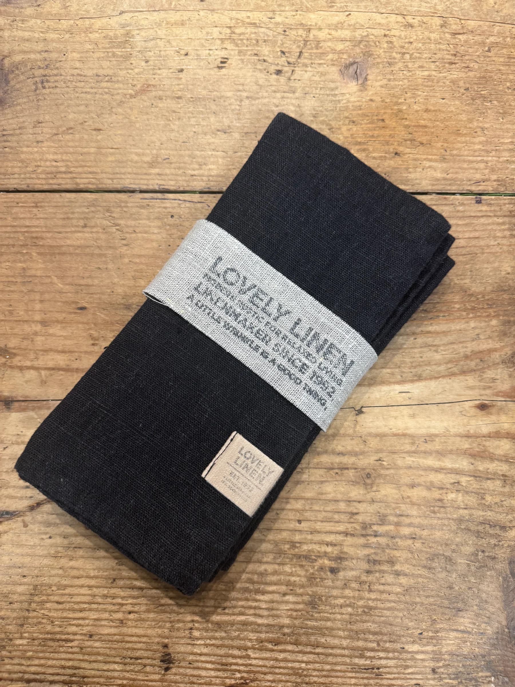 Lovely Napkins Black