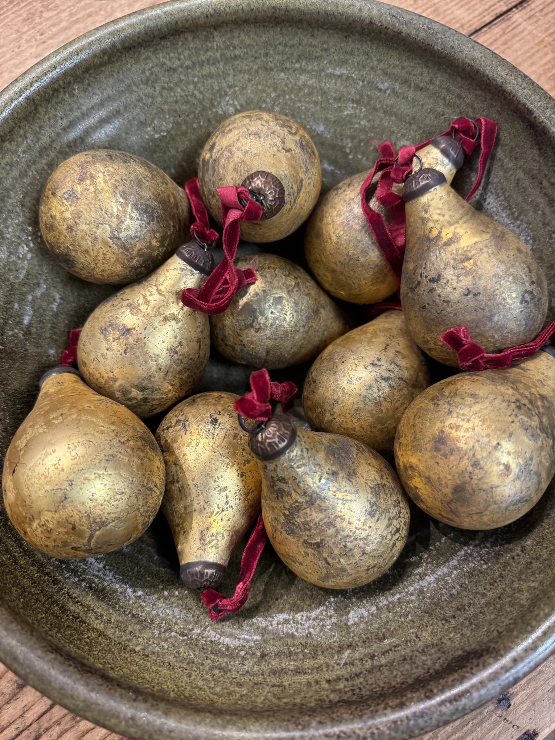 Pear bauble gold